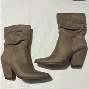 Worthington Elegant Tan Suede Women's Ankle Boots -6.5 Medium